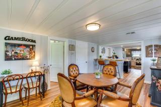 Grapeland Farm Retreat with Pool, Grill and Fire Pit - - 4