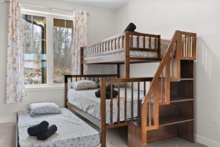 Muskoka Retreat Stunning Hilltop Views - Huntsville - 1