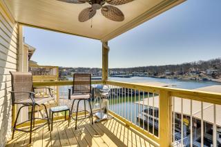 Large Balcony with View Lakefront Osage Beach Condo - Osage Beach - 8
