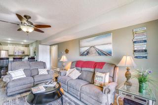 Large Balcony with View Lakefront Osage Beach Condo - Osage Beach - 5