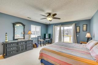 Large Balcony with View Lakefront Osage Beach Condo - Osage Beach - 1