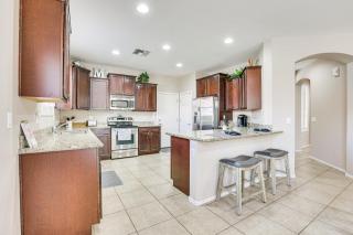 Gilbert Getaway with Backyard Oasis and Pool! - Queen Creek - 3