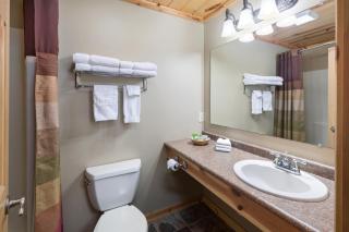 Rock Crest Lodge & Cabins - 7