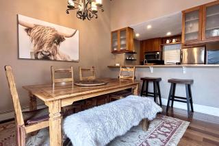 Upscale Mountain Living - 2