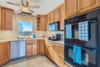 5 Acre Farmhouse Near Nashville! - 1