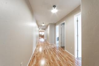 Cozy home - sleeps 12 - RV parking - Sun Room - 9