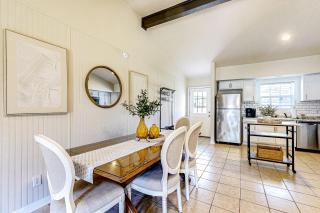 Water View Retreat - Kingsland - 8