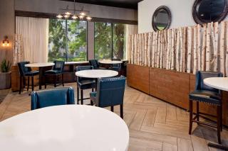 Hotel Zessa Orange County Airport, a DoubleTree by Hilton - Santa Ana - 3