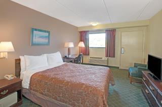Super 8 by Wyndham Shelby - 9