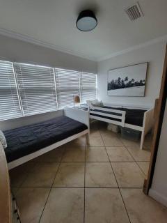 IT'S A SHORE THING - stay, relax, & enjoy! - 4