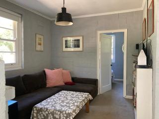 The Quarters - Merigan Farm Stay - - 4