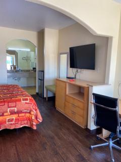 Relax Inn & Suites - 4