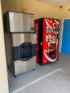 Relax Inn & Suites - Angleton - 3