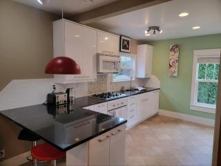 The Lincoln House - 3