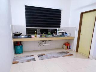 HomeSTAY PANGSAPURI SAMUDERA SERI MANJUNG LUMUT - Seri Manjung - 2