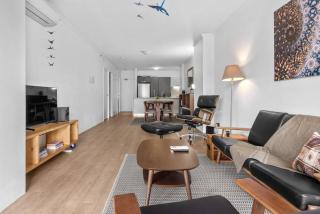 Spacious & Peaceful! 1Bed/2Bath/1Car ~ CBD - 2