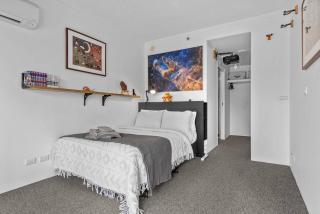 Spacious & Peaceful! 1Bed/2Bath/1Car ~ CBD - 4