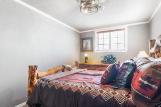 Salt Block - The Cowboy Suite 4 - Bandera - 2