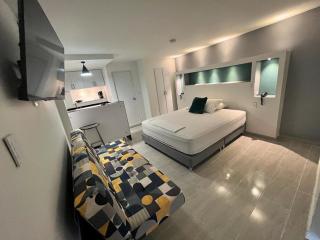 La Casa Blanca Hotel - 2