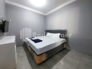 LH101 Guest House Syariah near Makam Sunan Bonang RedPartner - Tuban - 0