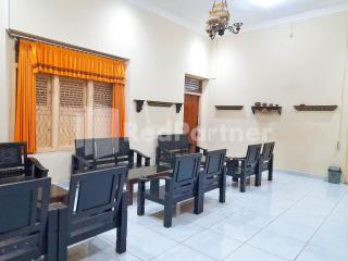 LH101 Guest House Syariah near Makam Sunan Bonang RedPartner - Tuban - 8