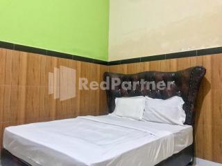 LH101 Guest House Syariah near Makam Sunan Bonang RedPartner - Tuban - 7