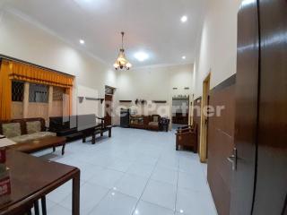 LH101 Guest House Syariah near Makam Sunan Bonang RedPartner - Tuban - 6