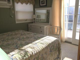 Classic Lagoon Front Home - Loveladies - 1