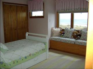 Beautiful Ocean Front Home Steps To The Beach - Harvey Cedars - 2
