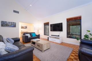 Windlemere Getaway - Rural Living minutes from town - 1