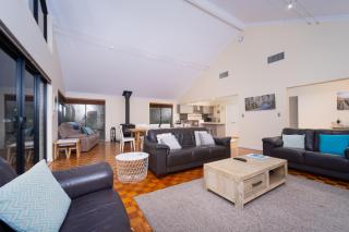 Windlemere Getaway - Rural Living minutes from town - 2