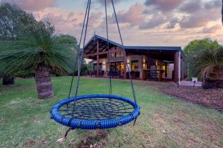 Windlemere Getaway - Rural Living minutes from town - 4