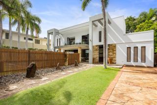 Luxury & Poolside Bliss Near Beach - Noosa Heads - 8