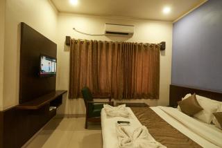 Hotel Pride Inn Shirdi - Shirdi - 3