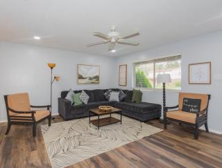 Cheerful 3 BR 2BA Home in Great Neighborhood! - 3