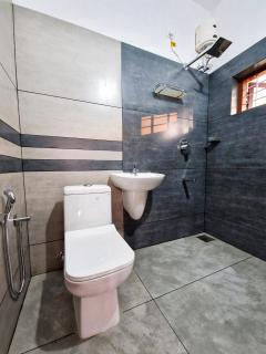 Centre Home Homestay Wayanad - 1