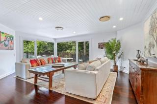 Dual-living amongst the rainforest, Little Cove - 1