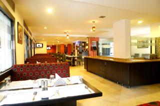 Click Hotel Yuvraj - Surat - 9