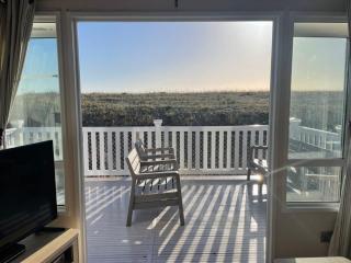 74 Bayside Cove Pevensey Bay Holiday Park - 8