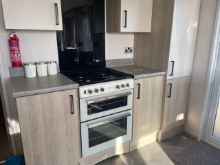 74 Bayside Cove Pevensey Bay Holiday Park - 2