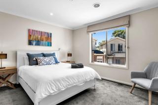 Airport West Stunner by Ready Set Stay - 7
