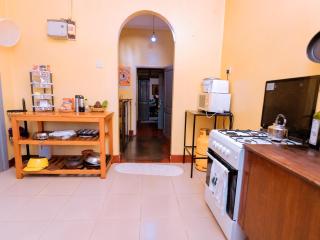 FARAJA HOMESTAY- Seamless Comfort in the Heart of the City - Free WiFi, Warm Hospitality, and Local Delights Await - Moshi - 2
