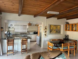Bushveld Symphony Holiday Home - 5