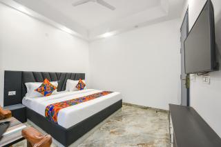 FabHotel The Premium Villa - Faridabad - 9