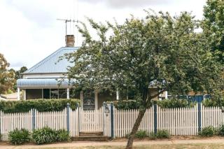 The Icely Cottage - Orange - 9