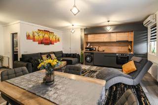 WES Apartment Grand Park - 2