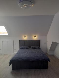 Remarkable 3-Bed Apartment in London - Hendon - 2
