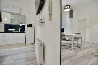 Standard Apartment by Hi5- Csengery street - Budapest - 5