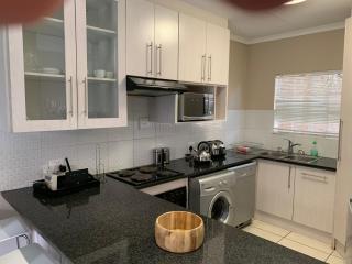 Comfortable Furnished Apartment Wi-fi free Parking - Bloemfontein - 1