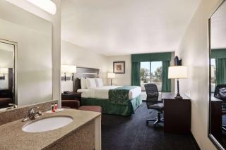 Travelodge by Wyndham McAlester - McAlester - 5